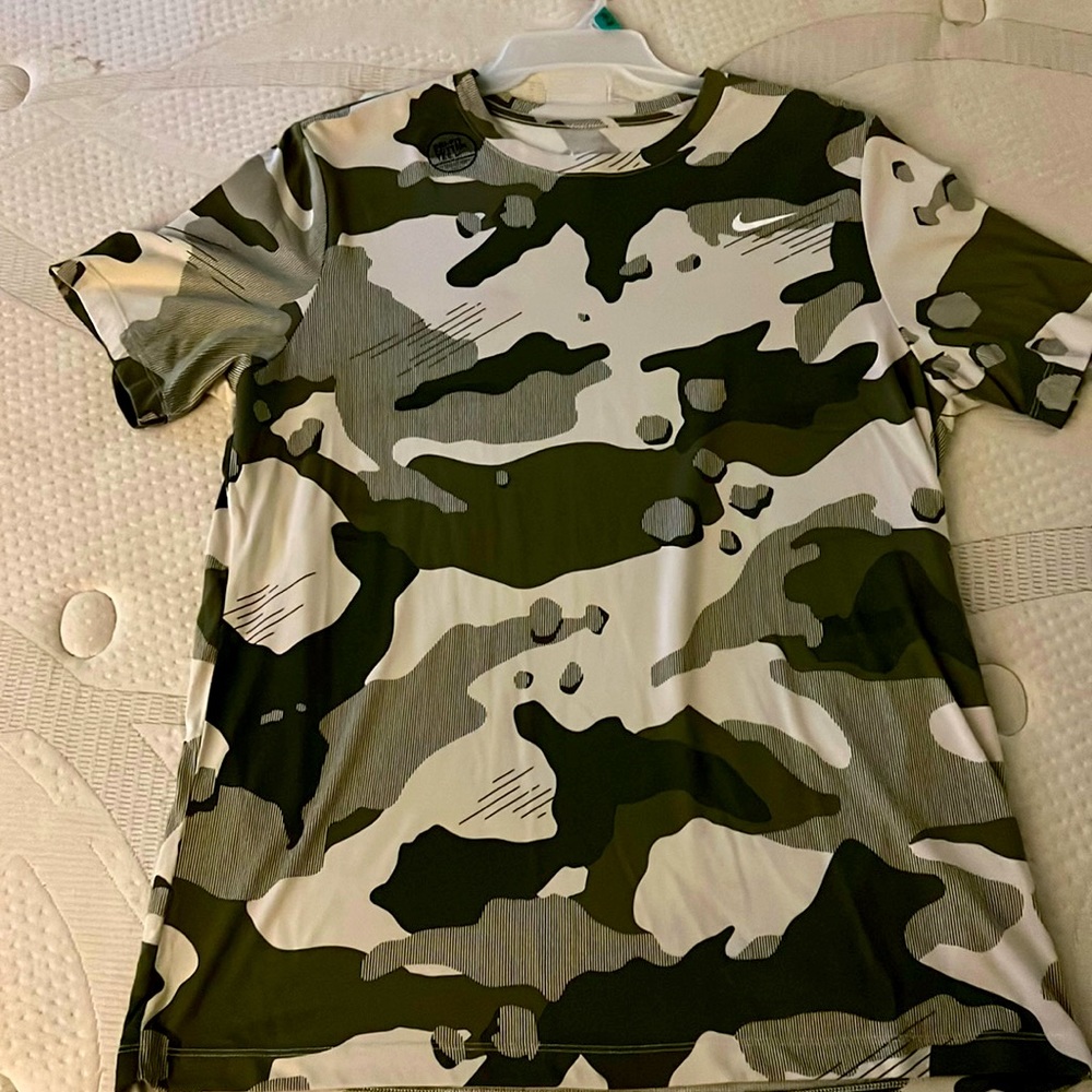 Men’s xl Nike cameo dri fit shirt